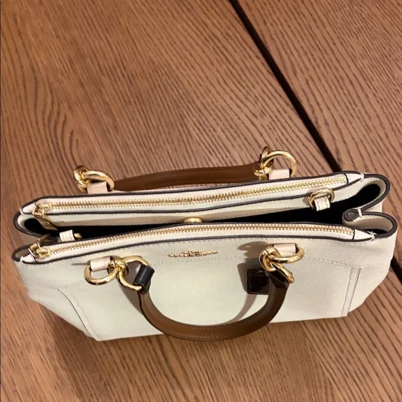 Coach Brooke Carryall Cream and Black Shoulder Bag - Picture 11 of 16